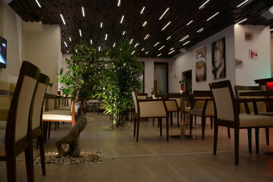 Zenti Plaza Hotel Drobeta Turnu Severin Exterior foto