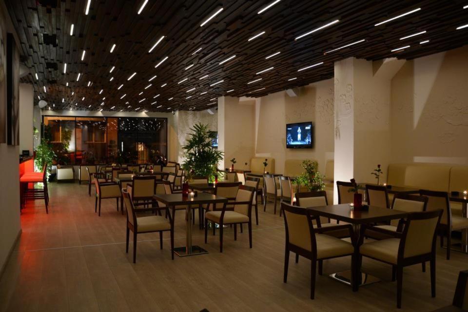 Zenti Plaza Hotel Drobeta Turnu Severin Exterior foto