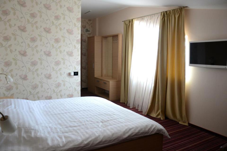 Zenti Plaza Hotel Drobeta Turnu Severin Quarto foto
